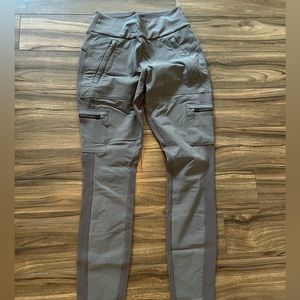 Athleta Headlands Hybrid Cargo pants